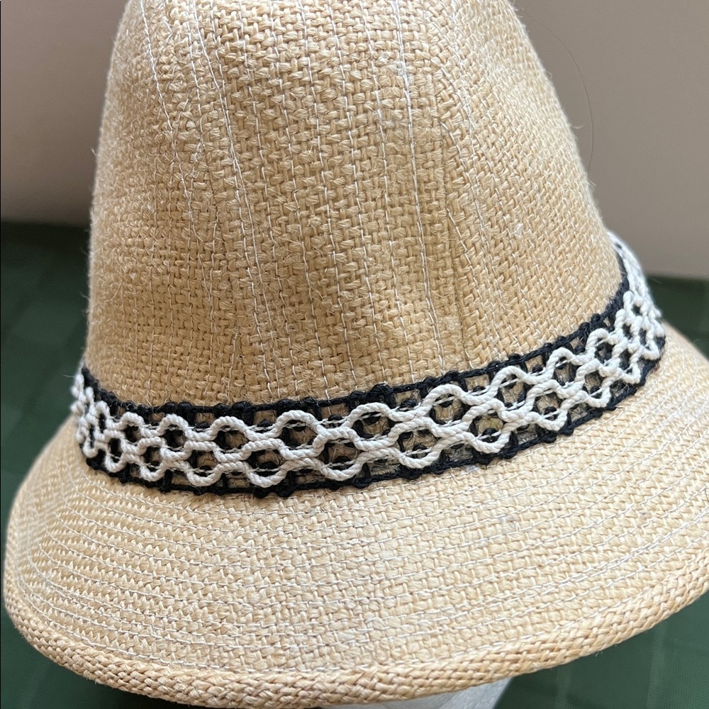 Vintage Stetson Tan Fedora with Black and White Band - Picture 2 of 16
